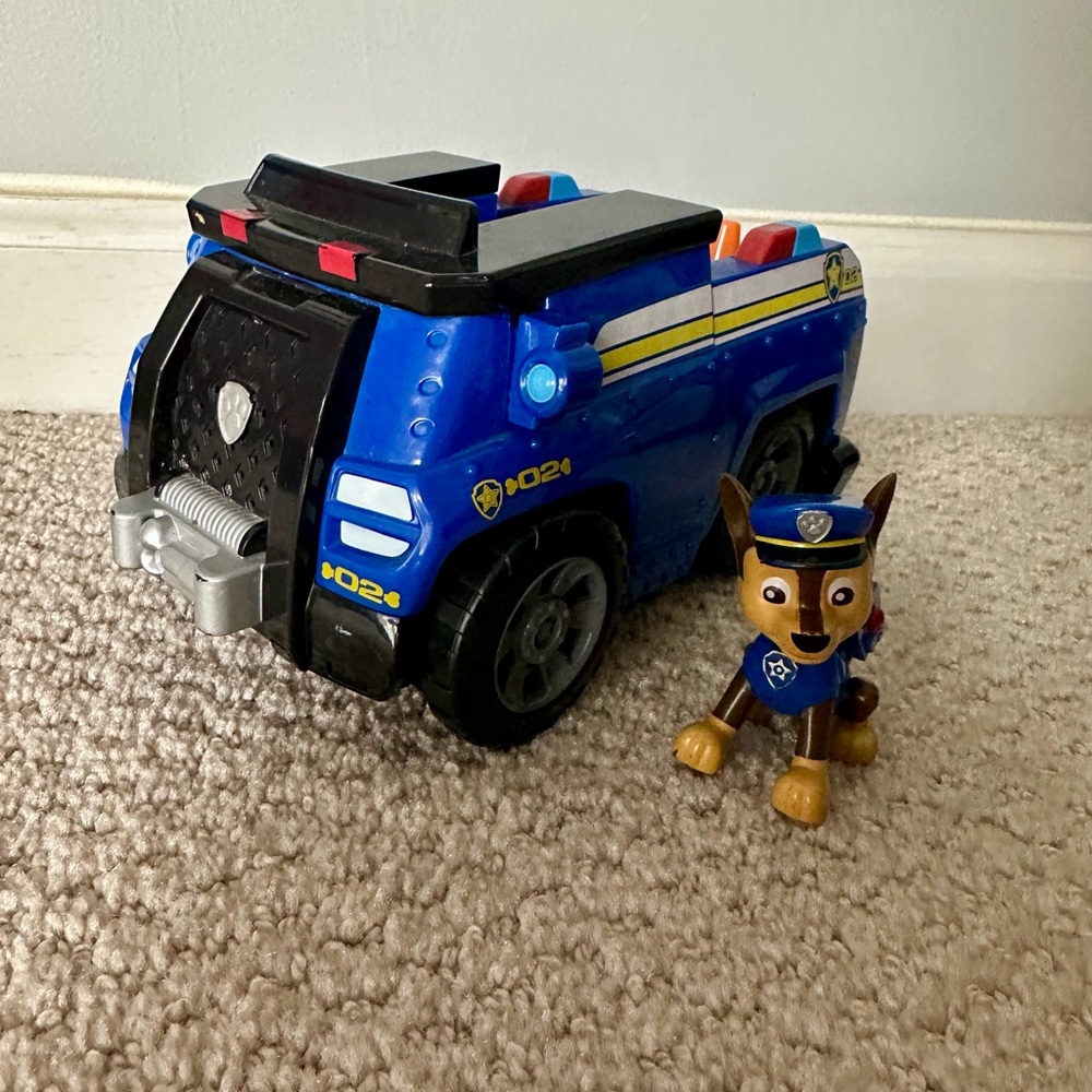 Paw Patrol Chase Police Cruiser Toy vehicle with Figure